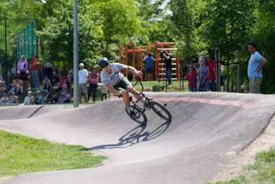 Tegyük biztonságosabbá a Bonn park játszóteret – kapuk telepítése